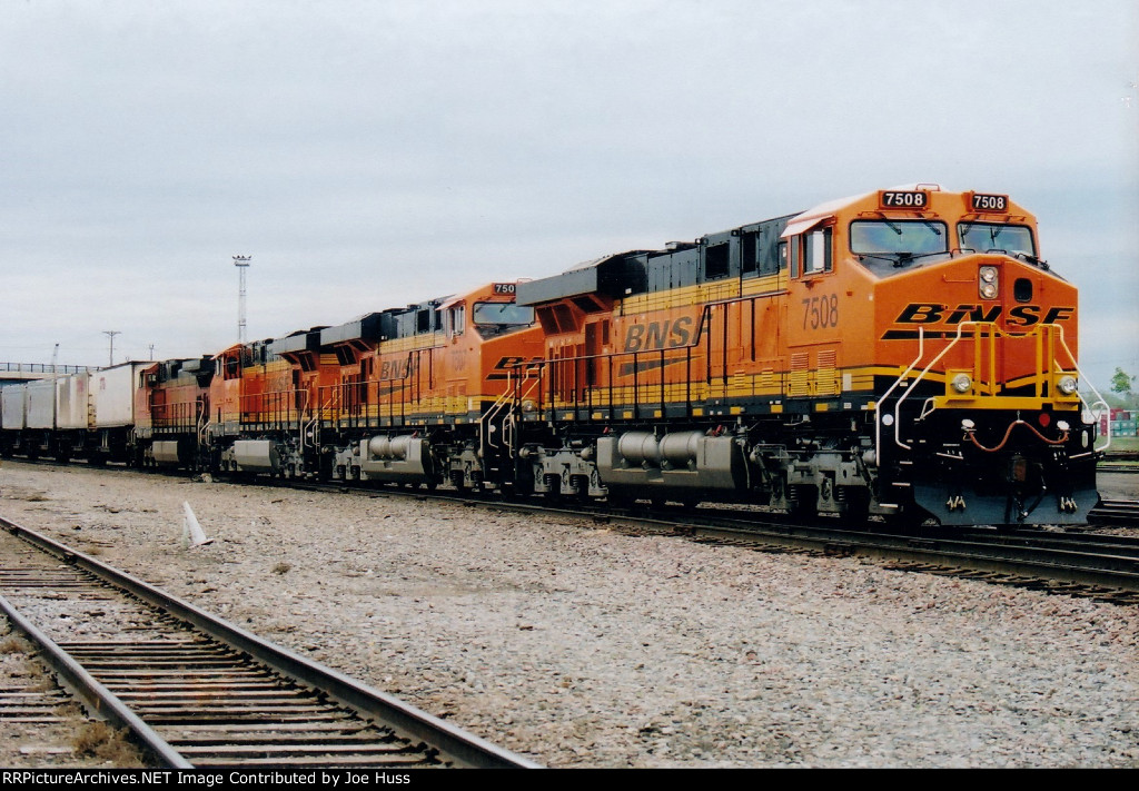 BNSF 7508 East